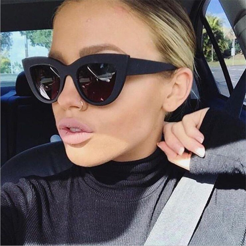 2020 New Cat Eye Women Sunglasses Tinted Color Lens Men Vintage Shaped Sun Glasses Female Eyewear Blue Sunglasses Brand Designer